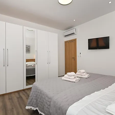 M Apartment *